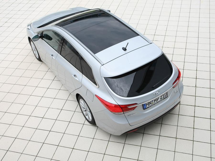  Hyundai i40 Wagon 2011 года  (фото 12 из 30)